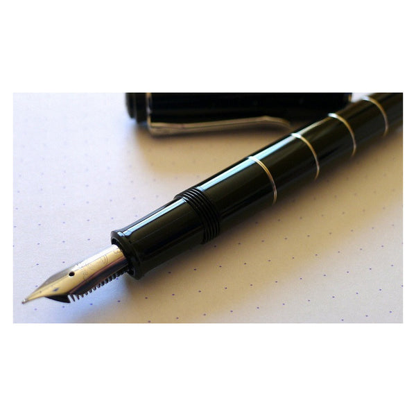 Lapicera Pluma Pelikan M215 Rings - Medium (M)
