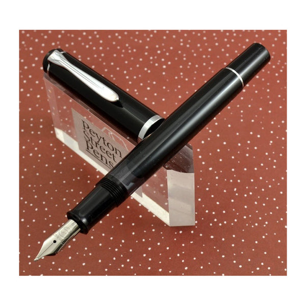 Lapicera Pluma Pelikan P205 Black - Medium (M)