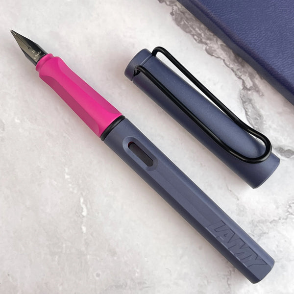 Lapicera Pluma Lamy Safari Pink Cliff Ee 2024 Medum (M)