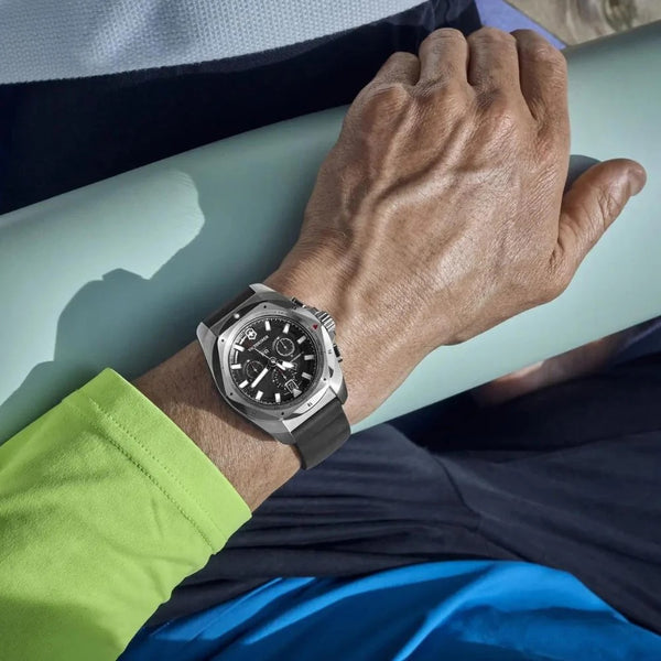 Reloj Victorinox INOX Chrono Black Strap Black 43mm 241983
