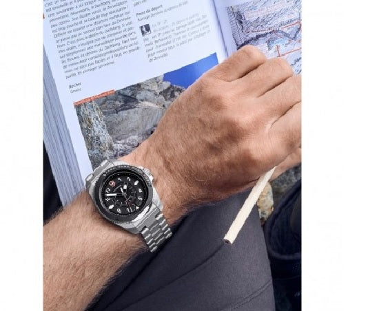 Reloj Victorinox Journey 1884 SS Strap Black 43mm 242009