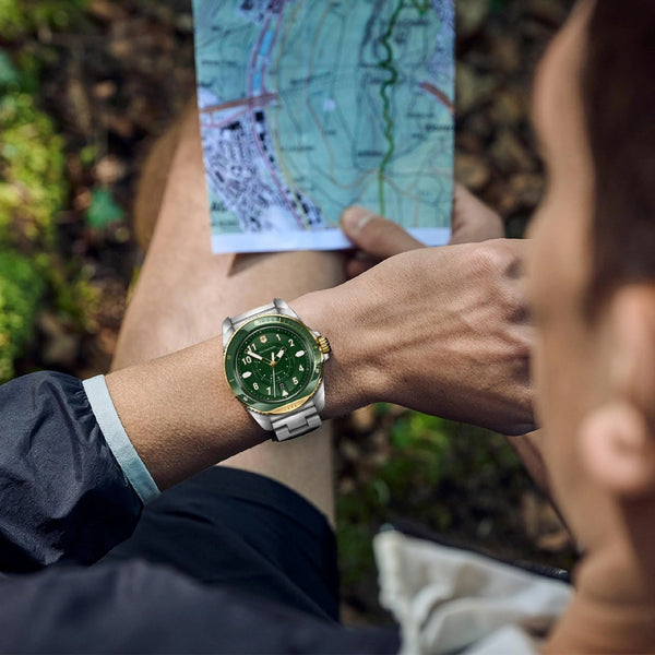 Reloj Victorinox Journey 1884 SSGold Strap Green 43mm 242012