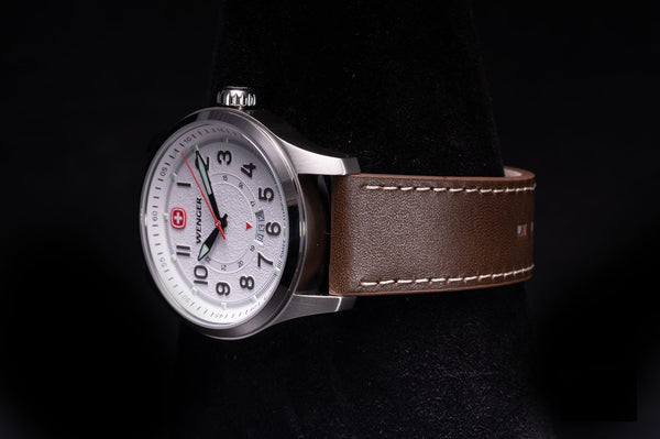 Reloj Wenger Terragraph Brown Leather Strap White 01.0541.120